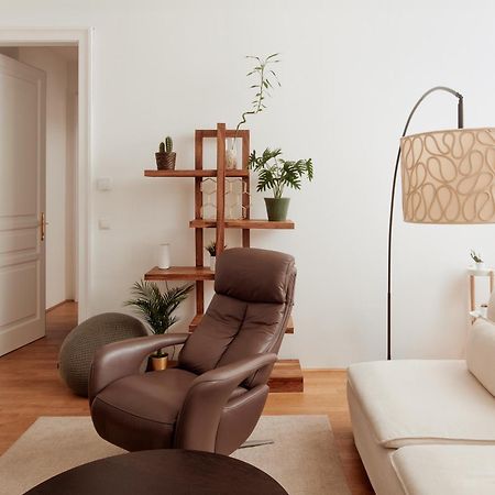 Stylish Designer Apartment At The Center Of Vienna Naschmarkt Exterior foto